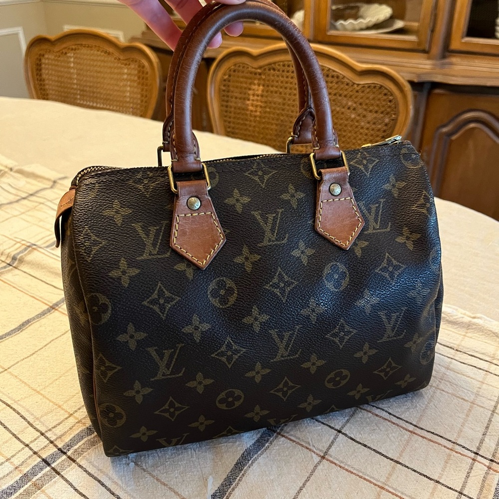 Vintage Louis Vuitton Speedy 25